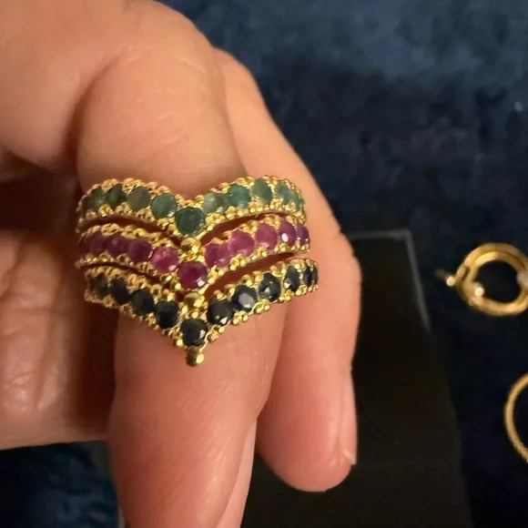 Ring 916 (22K) made in India 🇮🇳  with emerald ,rubies and  sapphire - Picture 2 of 4